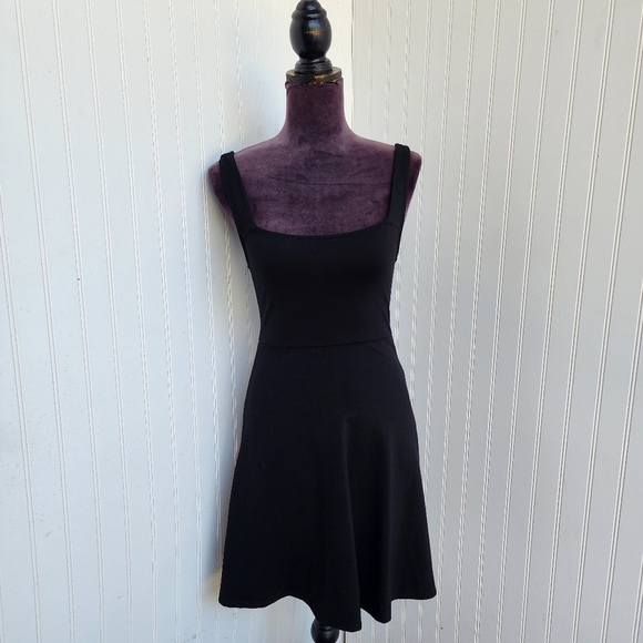 NWT Forever 21 Stretch Knee Length Sleeveless Jersey Knit Black Dress S - Picture 1 of 13